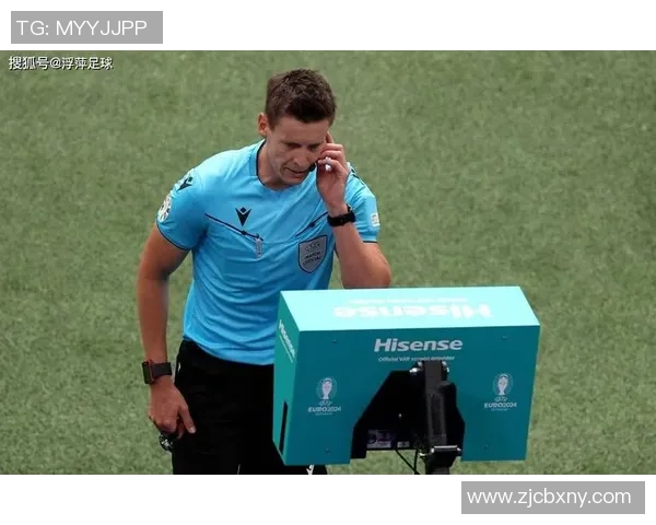 足球赛场风波不断揍裁判事件引发热议与反思